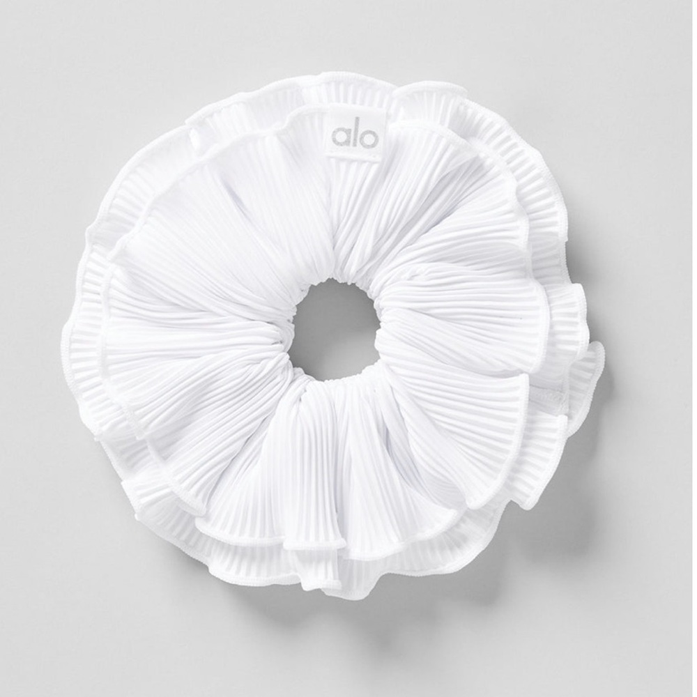 ALO Yoga Oversized White Scrunchie - NWT